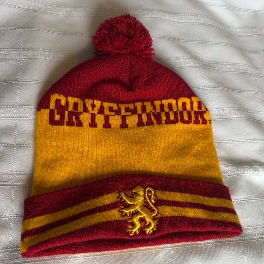 Harry Potter Gryffindor Knit Beanie Hat Red Gold Pom Pom One Size Wizard Core